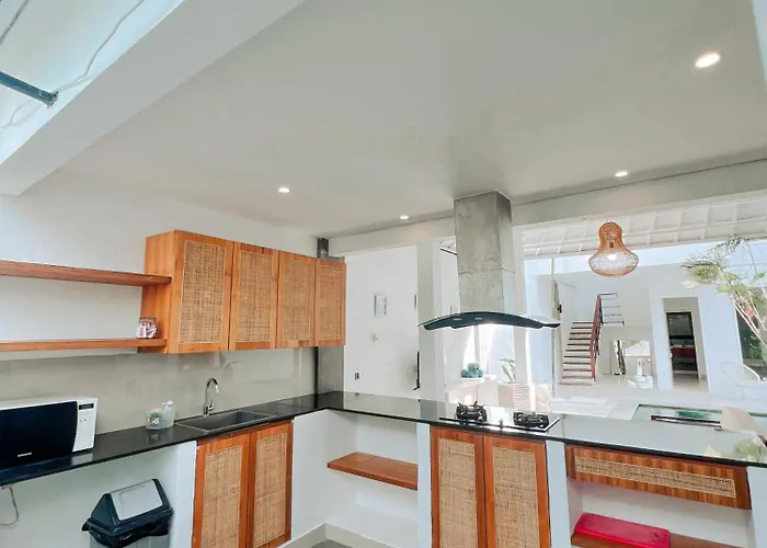 Apple & Apartments, Close To Canggu & Seminyak 4* Kerobokan (Bali)