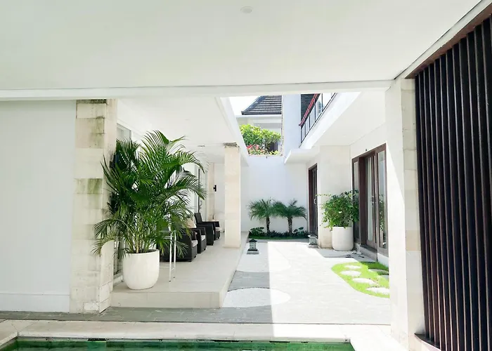 Holiday park Apple & Apartments, Close To Canggu & Seminyak 4*