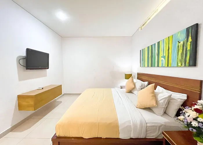 Apple & Apartments, Close To Canggu & Seminyak Kerobokan (Bali)