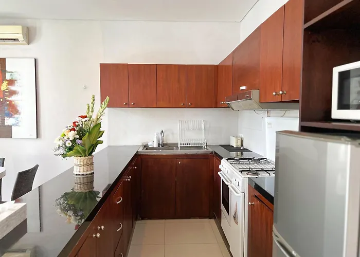 Apple & Apartments, Close To Canggu & Seminyak 4*