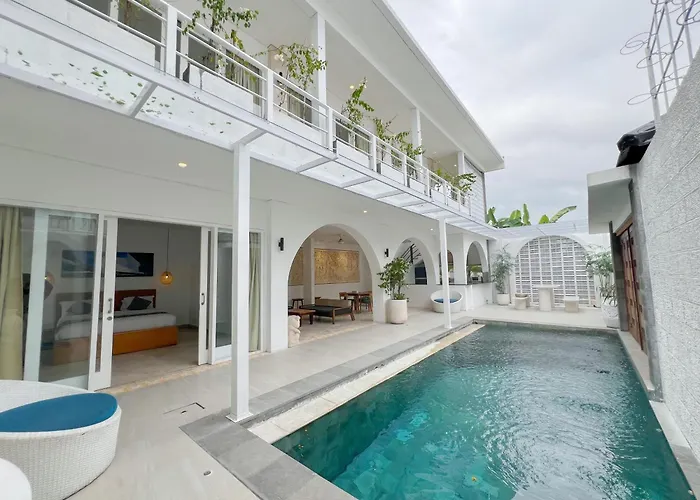 Holiday park Apple & Apartments, Close To Canggu & Seminyak 4*