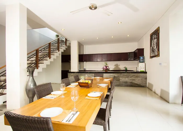Apple & Apartments, Close To Canggu & Seminyak 4*