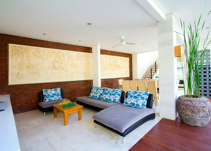 Apple & Apartments, Close To Canggu & Seminyak 4*