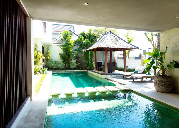 Apple & Apartments, Close To Canggu & Seminyak 4*