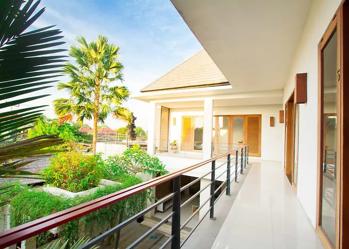 Apple & Apartments, Close To Canggu & Seminyak 4* Kerobokan (Bali)